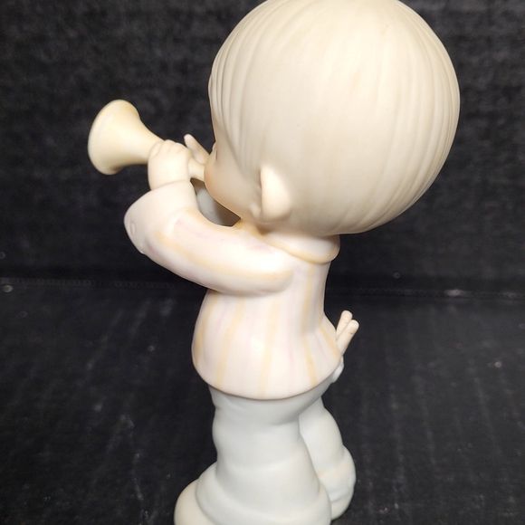 1984 Precious Moments 'He Is My Song' #12394 - Picture 10 of 15